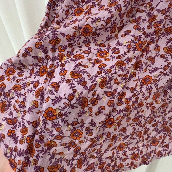 LOVESTICH light weigh with small flowers. Short sleeved with covered buttons. - Picture 3 of 5